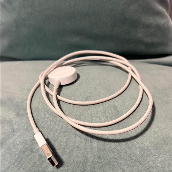 Apple Watch Series 2 38mm GPS Black Smartwatch with Gold Trim - Picture 5 of 7